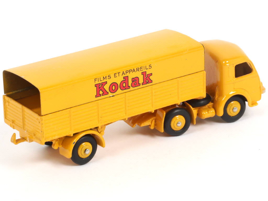 Lot 489 - DINKY TOYS (FRANCE) (1)