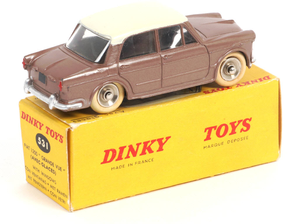 Lot 428 - DINKY TOYS (FRANCE) (1)
