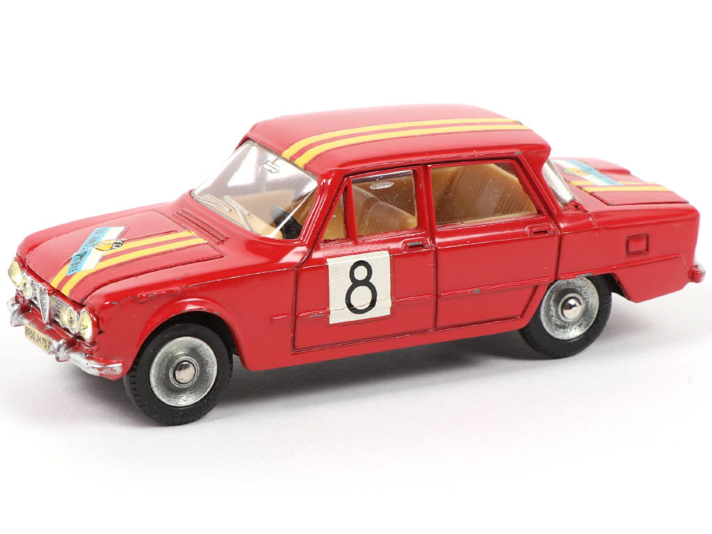 Lot 330 - DINKY TOYS (FRANCE) (1)