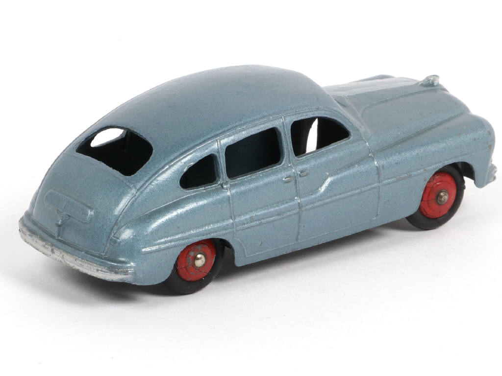 Lot 318 - DINKY TOYS (FRANCE) (1)