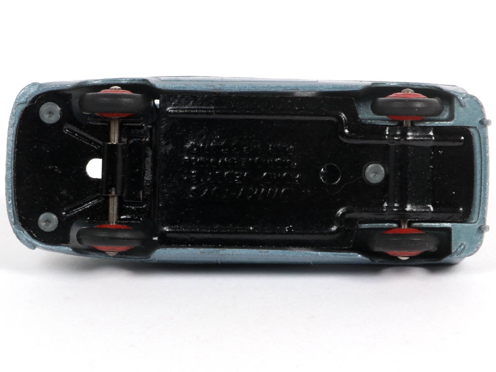 Lot 318 - DINKY TOYS (FRANCE) (1)