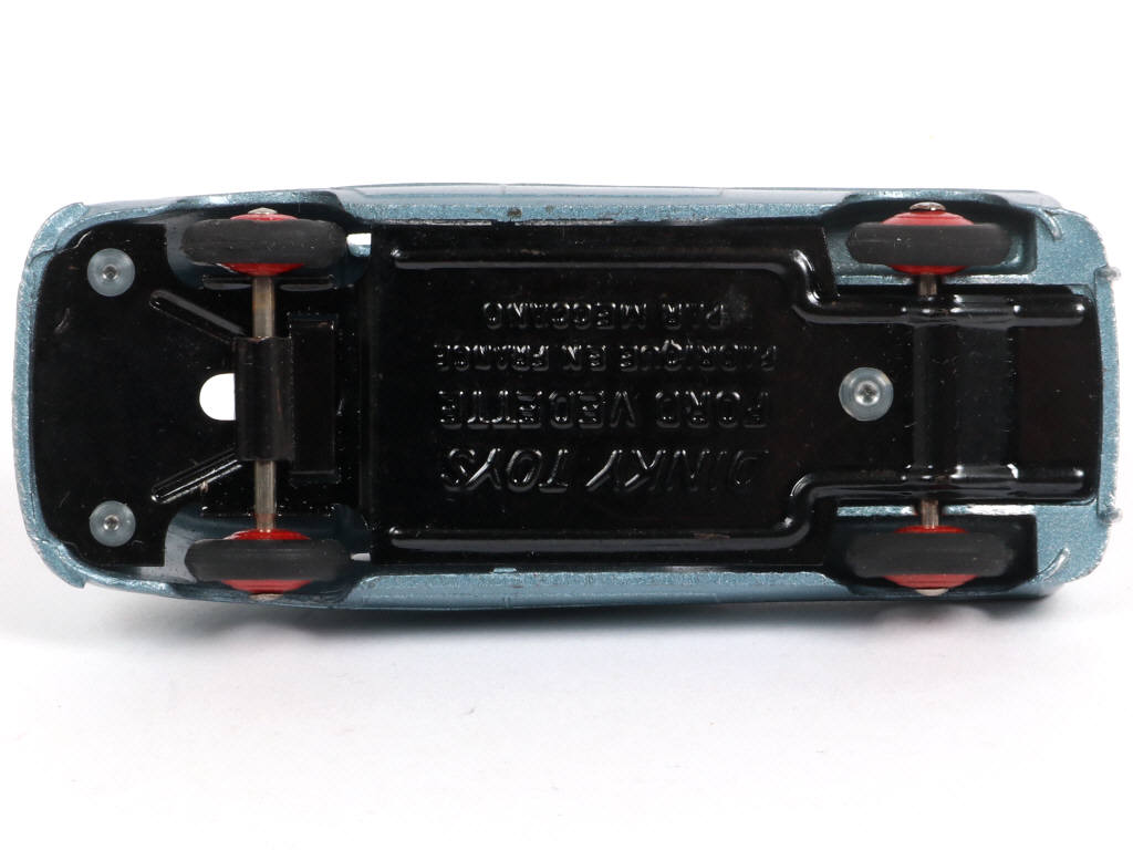 Lot 317 - DINKY TOYS (FRANCE) (1)