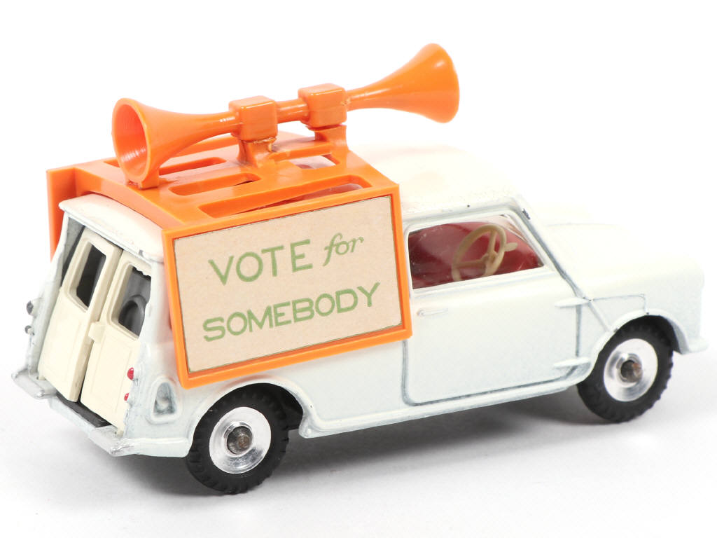 Lot 543 - DINKY TOYS (GB) (1)