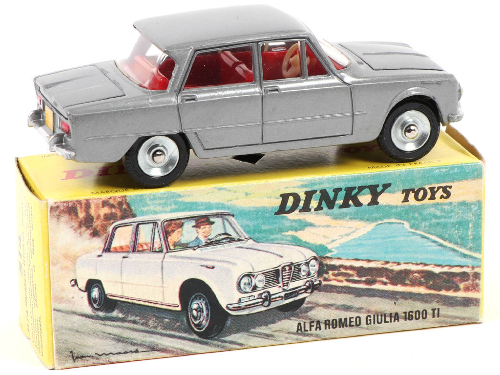 Lot 435 - DINKY TOYS (FRANCE) (1)
