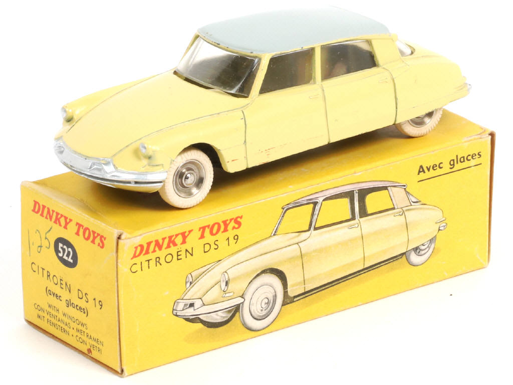 Lot 348 - DINKY TOYS (FRANCE) (1)