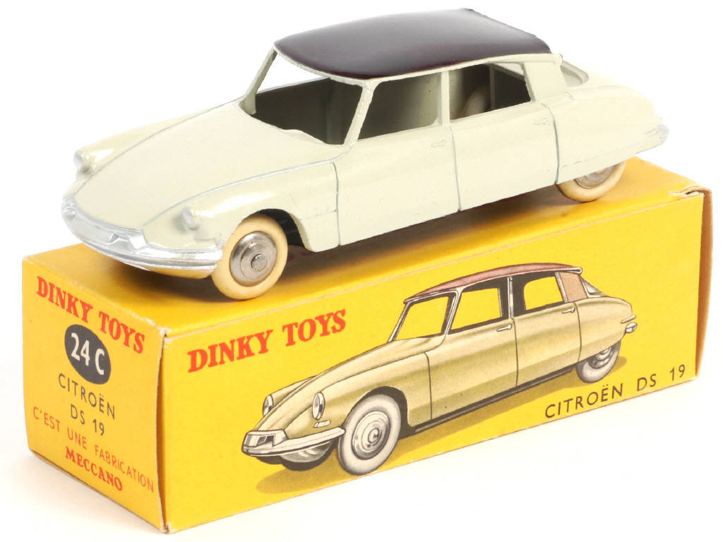 Lot 341 - DINKY TOYS (FRANCE) (1)