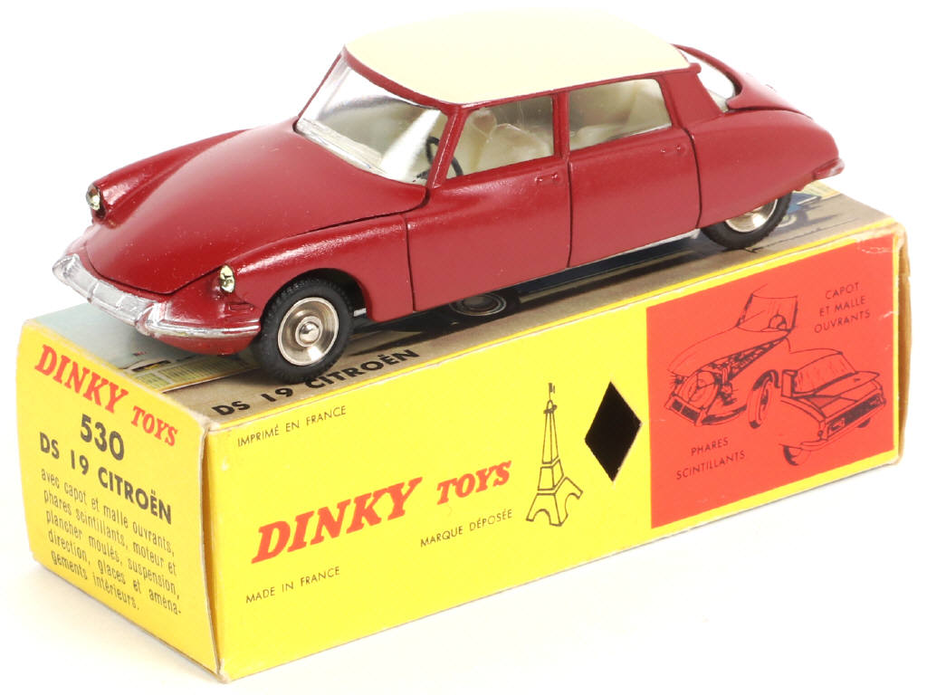 Lot 349 - DINKY TOYS (FRANCE) (1)