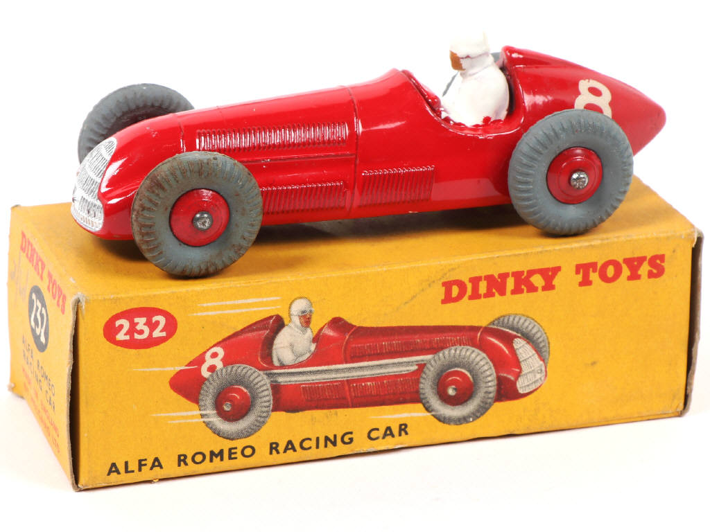 Lot 545 - DINKY TOYS (GB) (1)