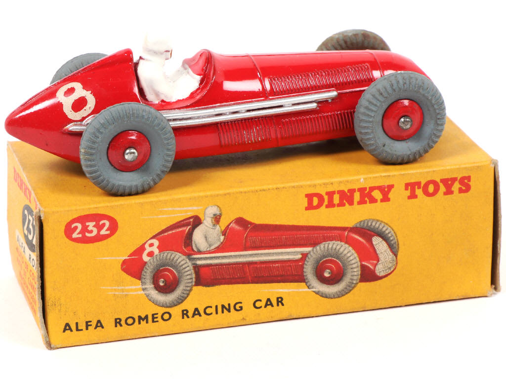 Lot 545 - DINKY TOYS (GB) (1)