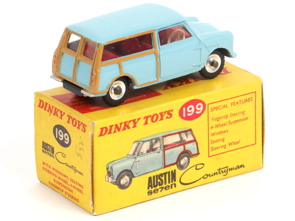 Lot 563 - DINKY TOYS (GB) (1)