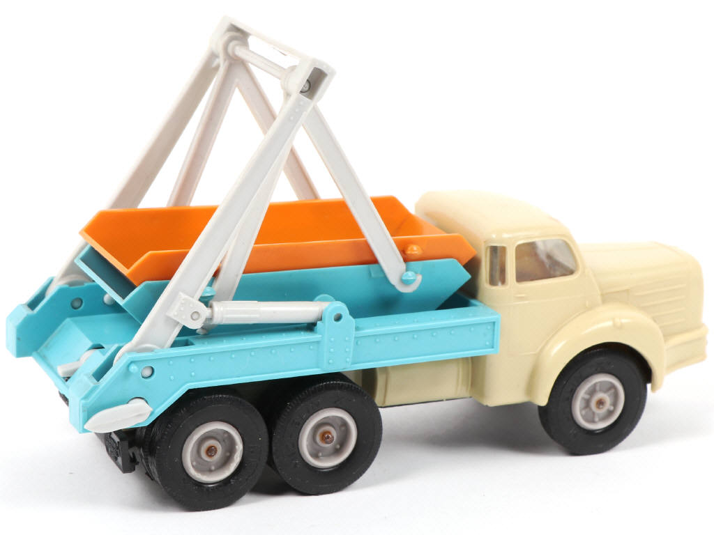 Lot 250 - NOREV (FRANCE) (1)