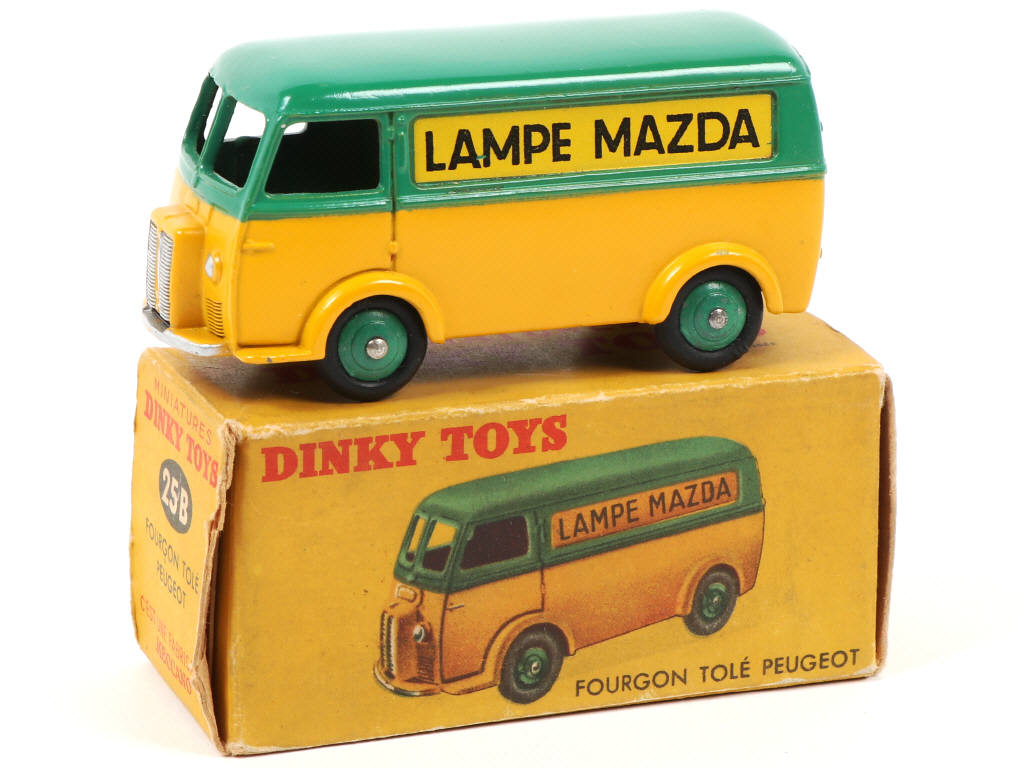 Lot 492 - DINKY TOYS (FRANCE) (1)
