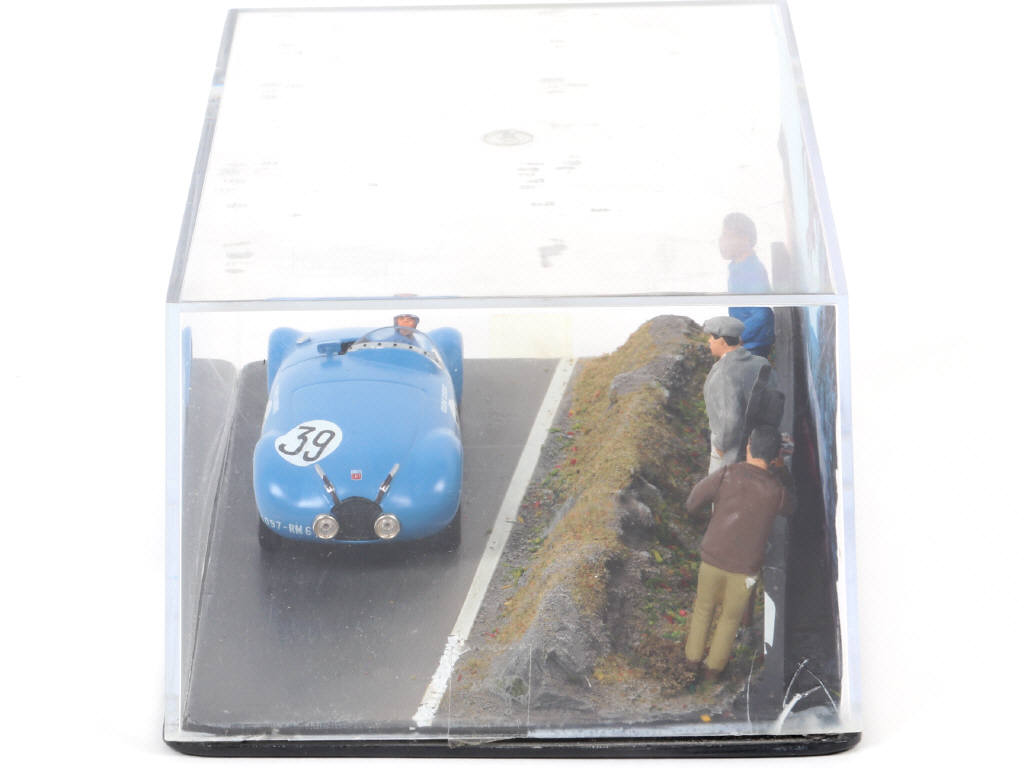 Lot 115 - DIVERS (1)