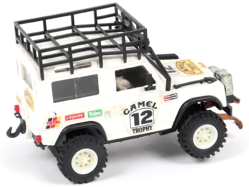 Lot 28 - SCALEXTRIC (FRANCE) (2)