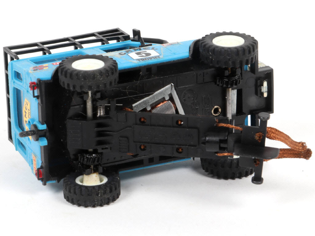 Lot 32 - SCALEXTRIC (FRANCE) (2)