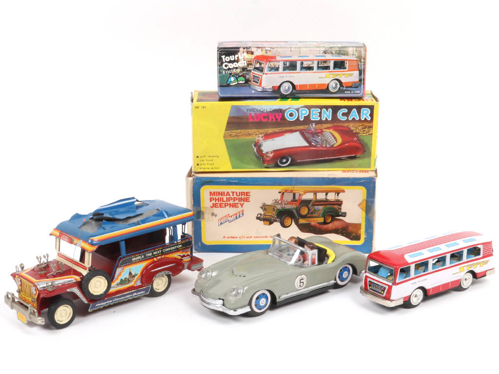 Lot 73 - DIVERS (CHINE) (3)