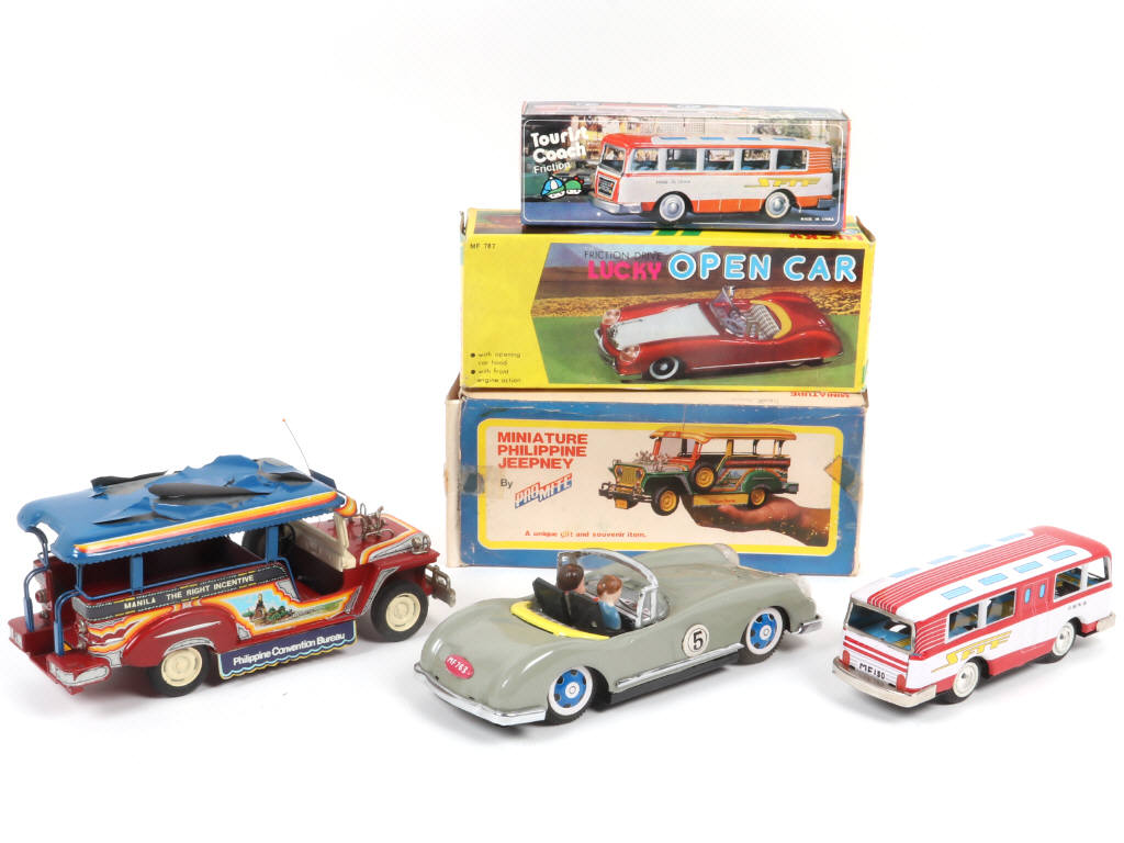 Lot 73 - DIVERS (CHINE) (3)