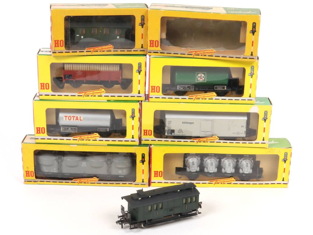 Lot 42 - FLEISCHMANN 'HO' (ALLEMAGNE) (8)