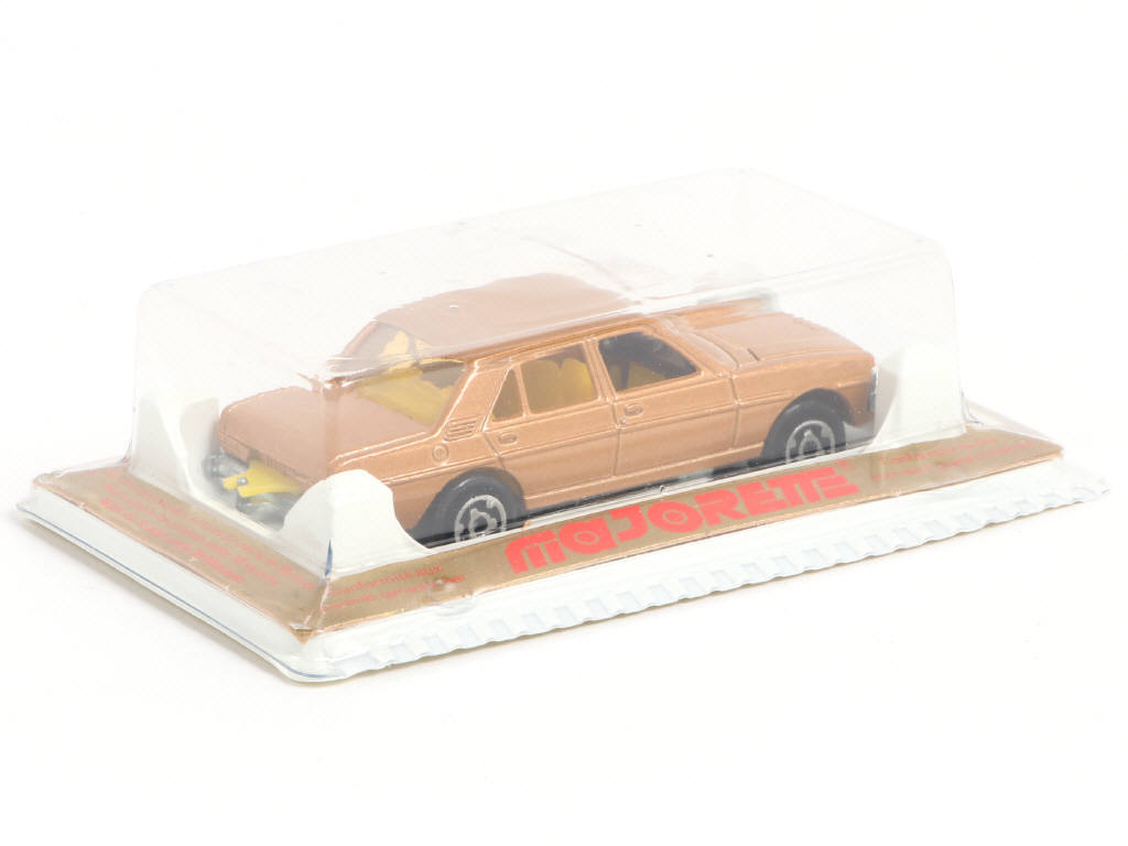 Lot 74 - MAJORETTE (FRANCE) (1)