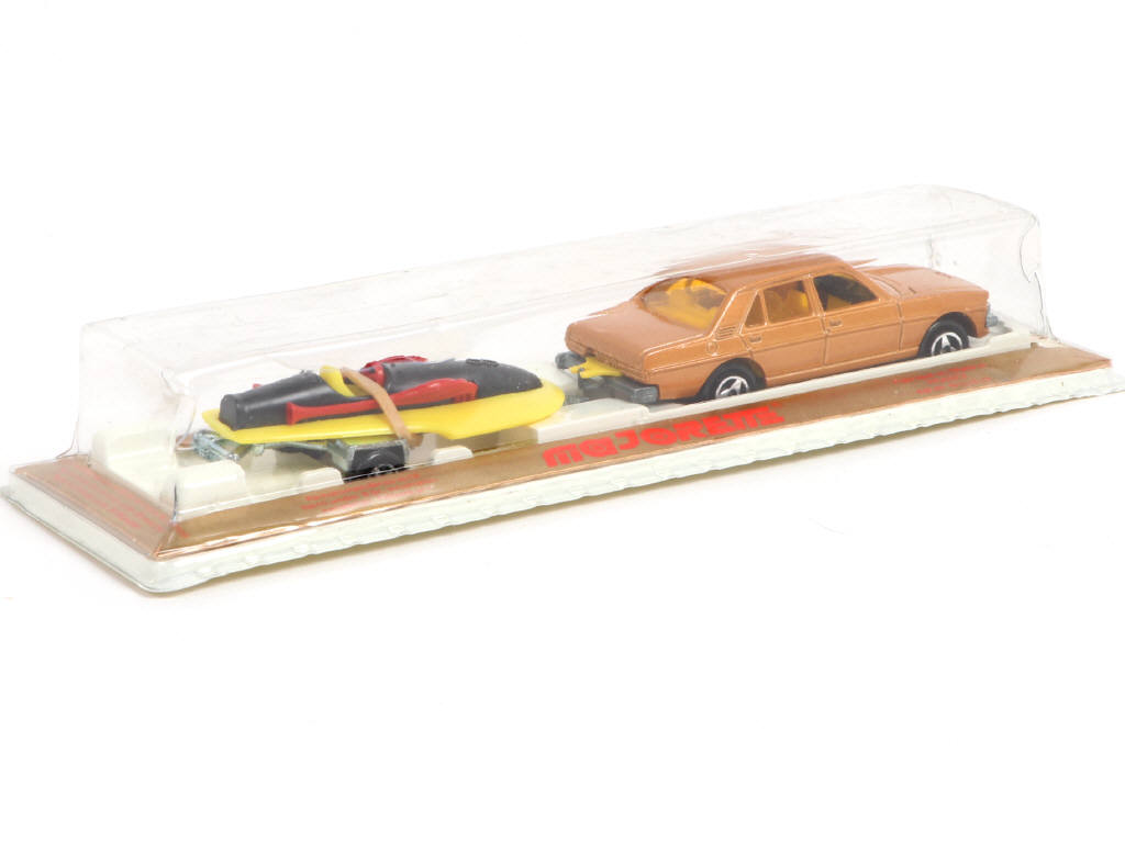 Lot 75 - MAJORETTE (FRANCE) (1)