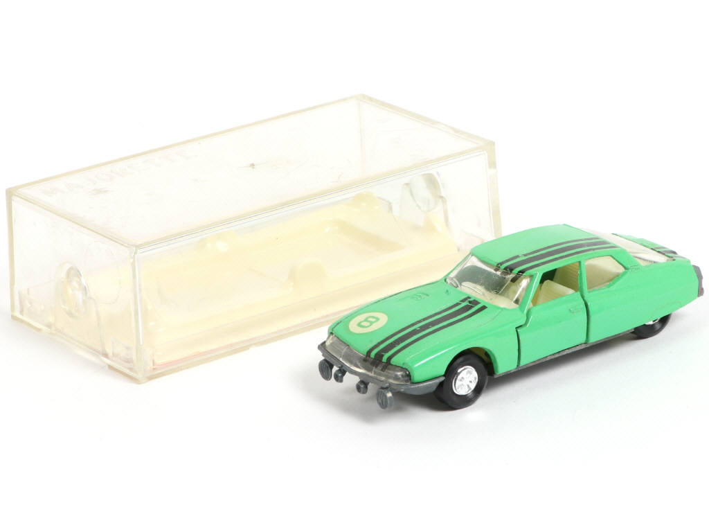 Lot 83 - MAJORETTE (FRANCE) (1)