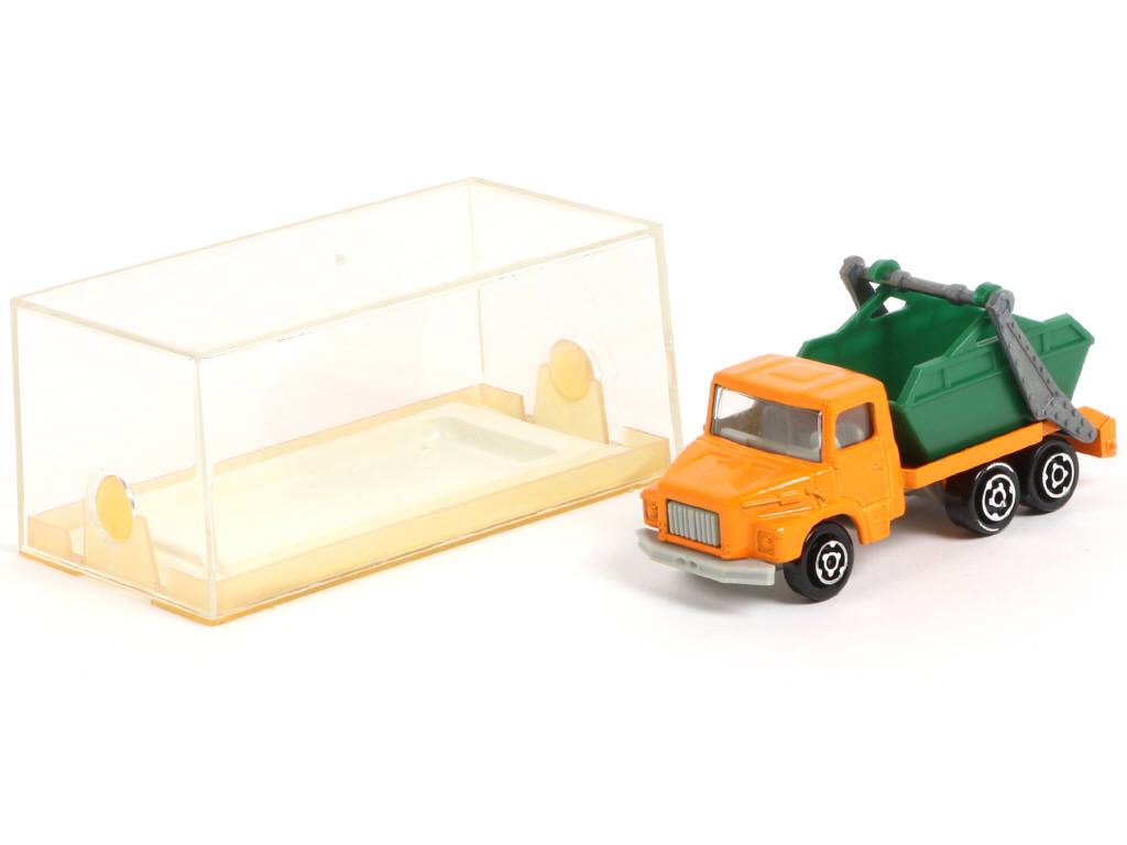 Lot 89 - MAJORETTE (FRANCE) (1)