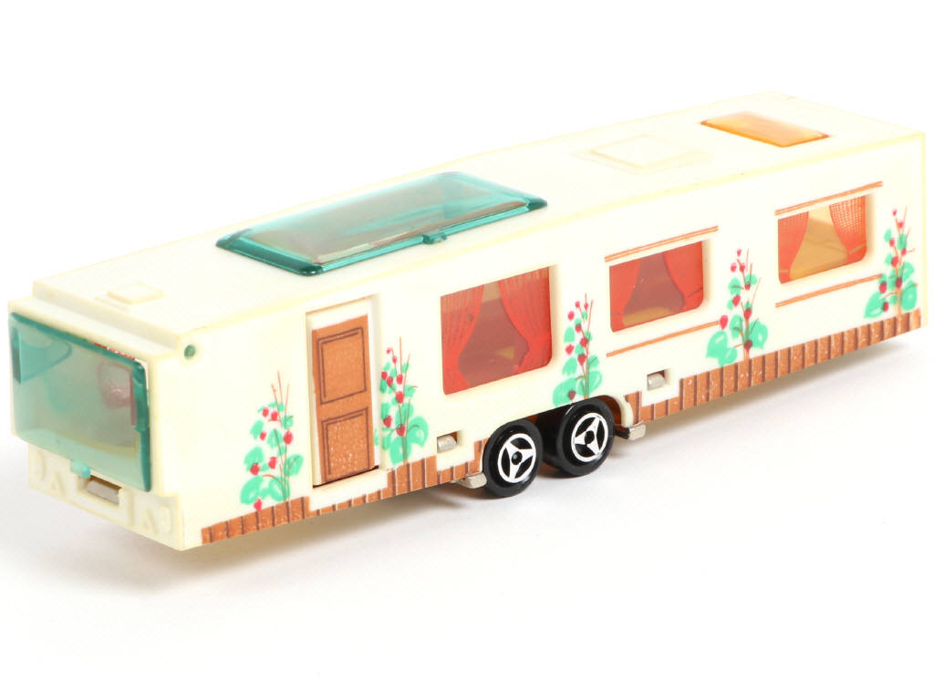 Lot 101 - MAJORETTE (FRANCE) (1)