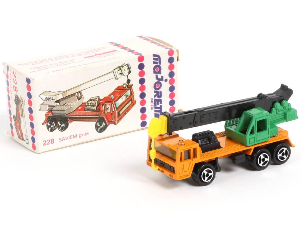 Lot 102 - MAJORETTE (FRANCE) (1)