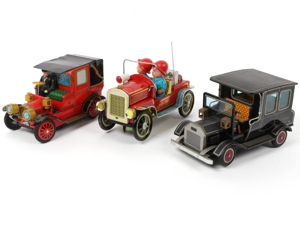 Lot 50 - DIVERS (ASIE) (3)