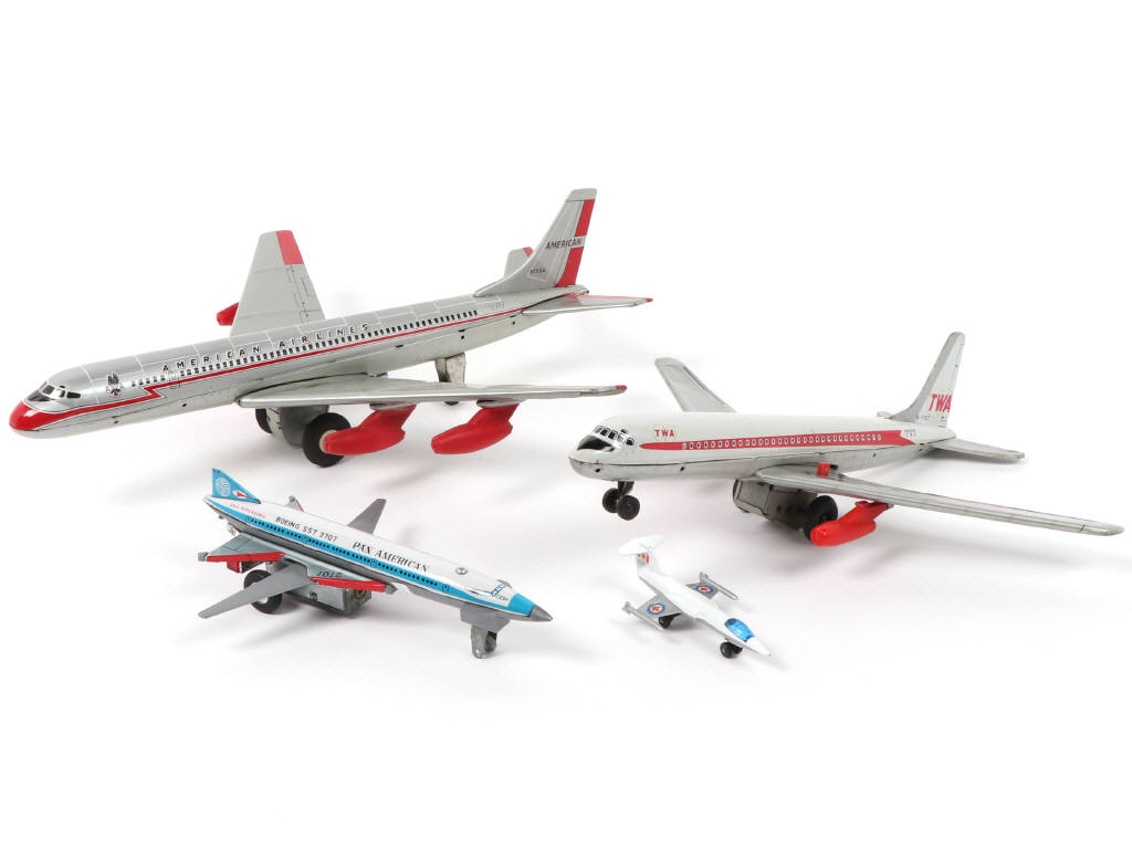 Lot 64 - DIVERS (JAPON) (4)