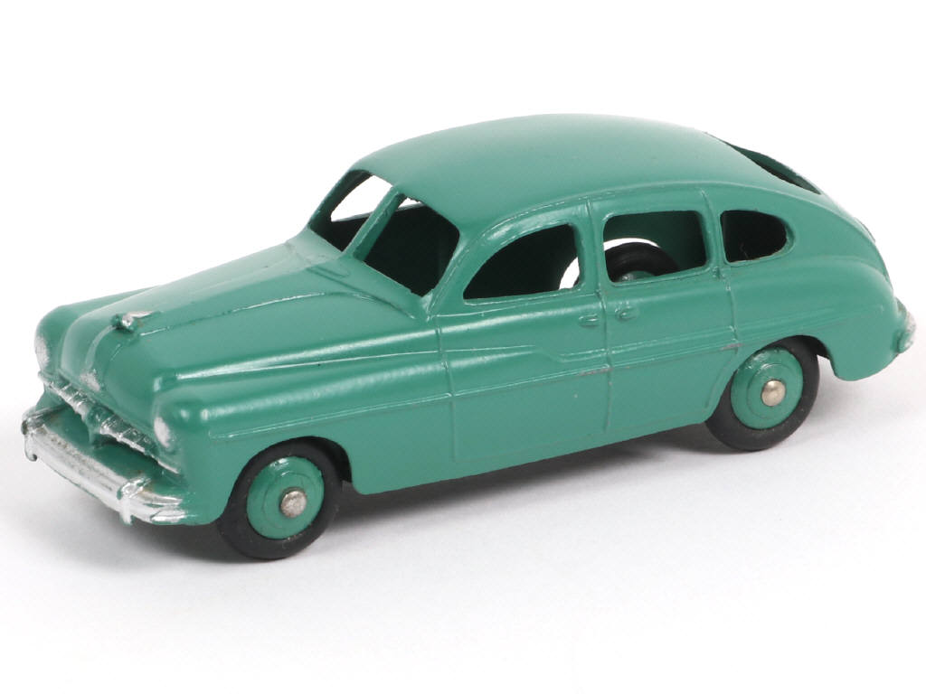 Lot 376 - DINKY TOYS (FRANCE) (1)