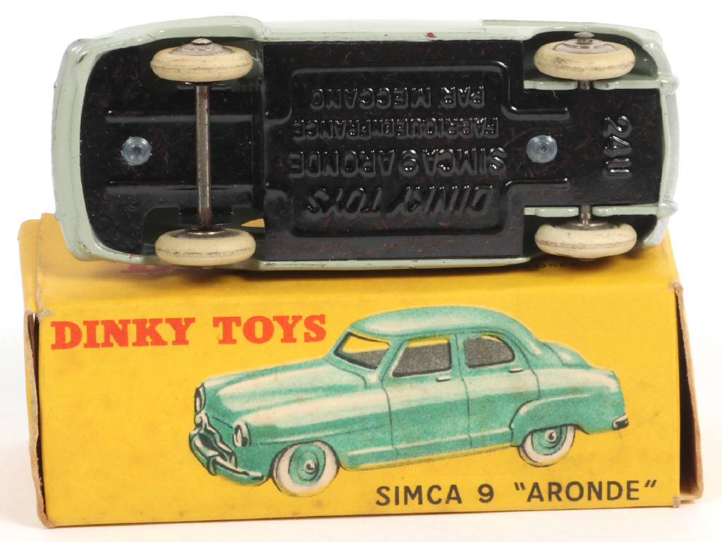 Lot 435 - DINKY TOYS (FRANCE) (1)