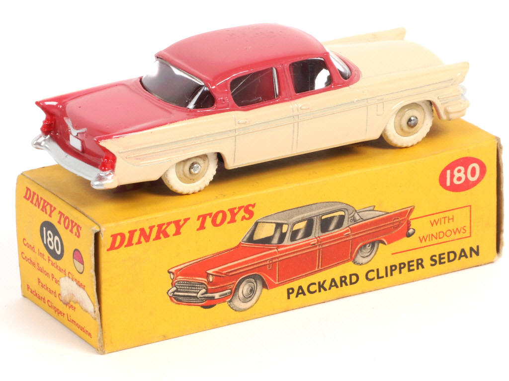 Lot 606 - DINKY TOYS (GB) (1)