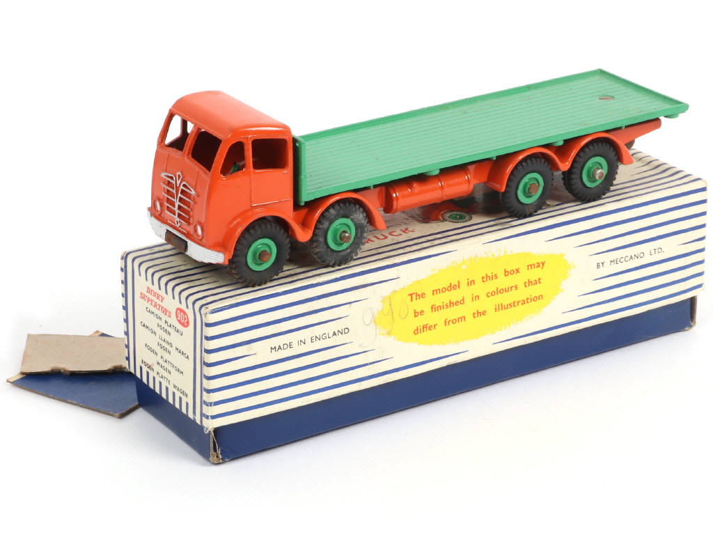 Lot 646 - DINKY TOYS (GB) (1)