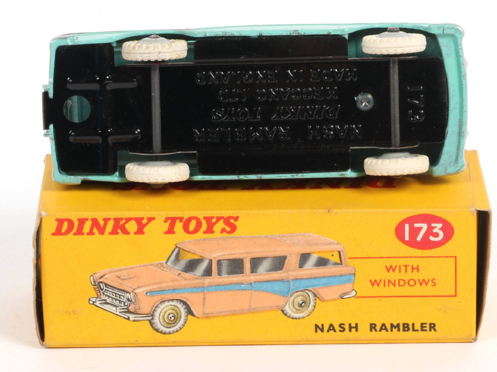 Lot 600 - DINKY TOYS (GB) (1)