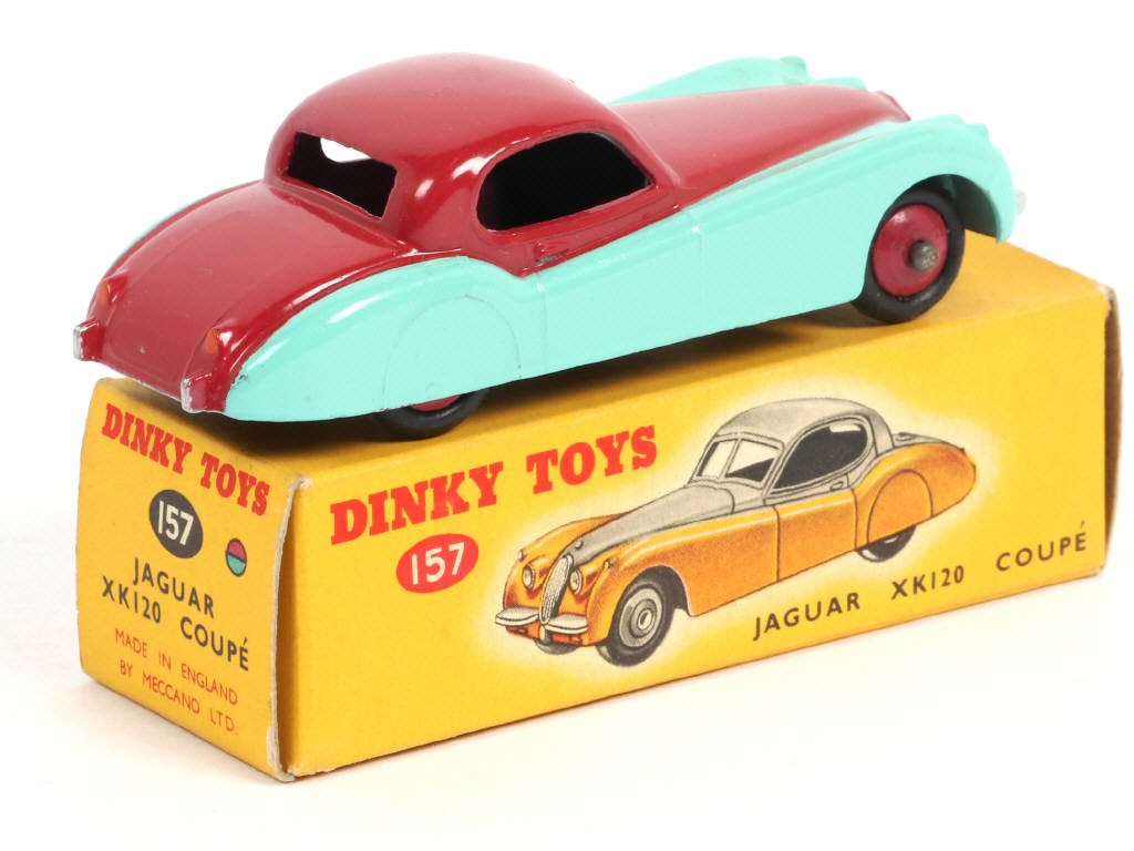 Lot 590 - DINKY TOYS (GB) (1)