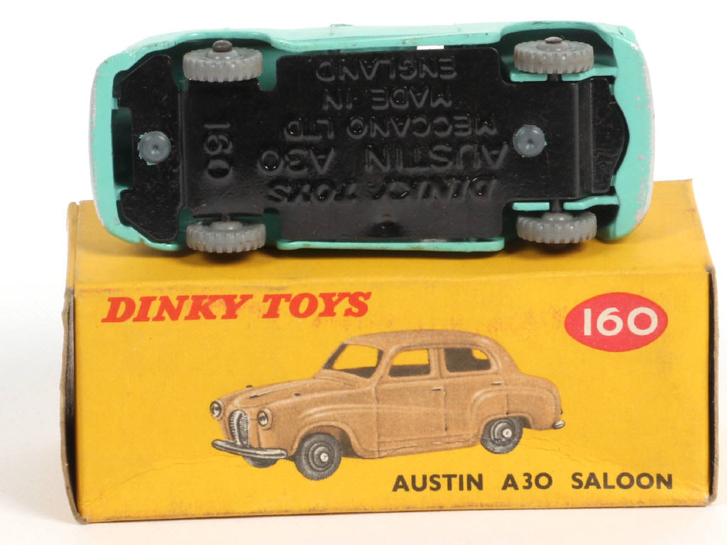 Lot 591 - DINKY TOYS (GB) (1)