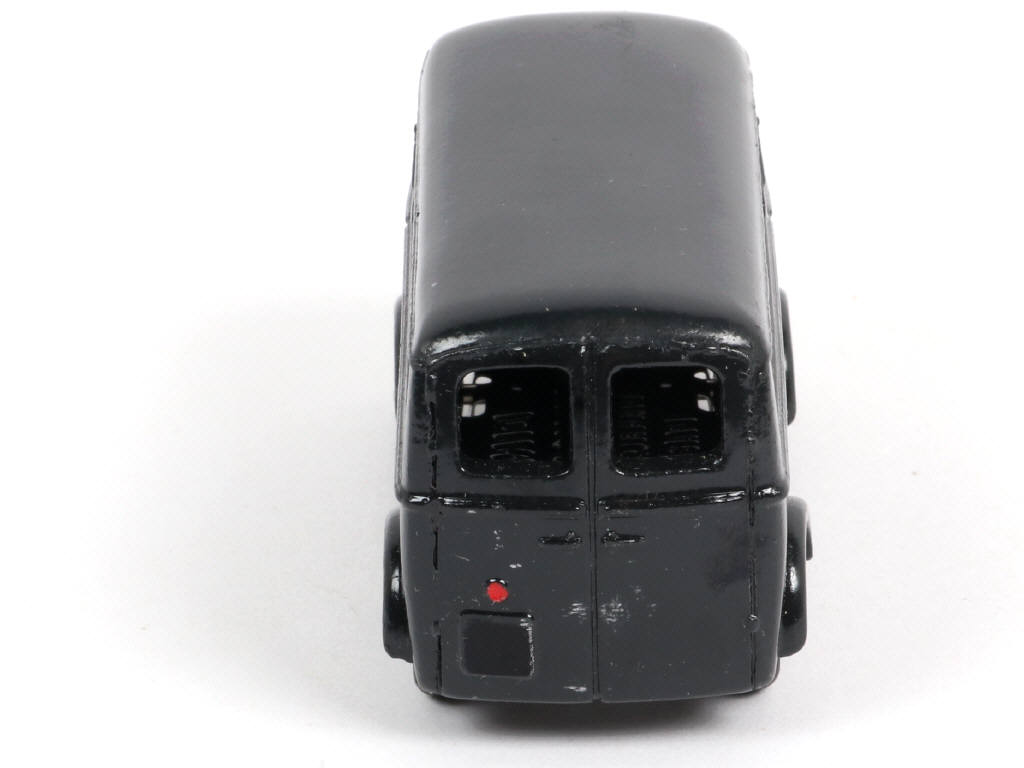 Lot 517 - DINKY TOYS (FRANCE) (1)