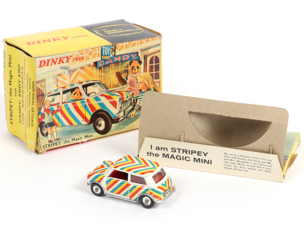 Lot 633 - DINKY TOYS (GB) (1)