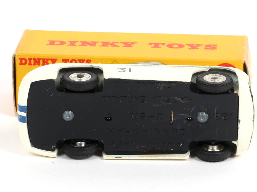 Lot 574 - DINKY TOYS (GB) (1)