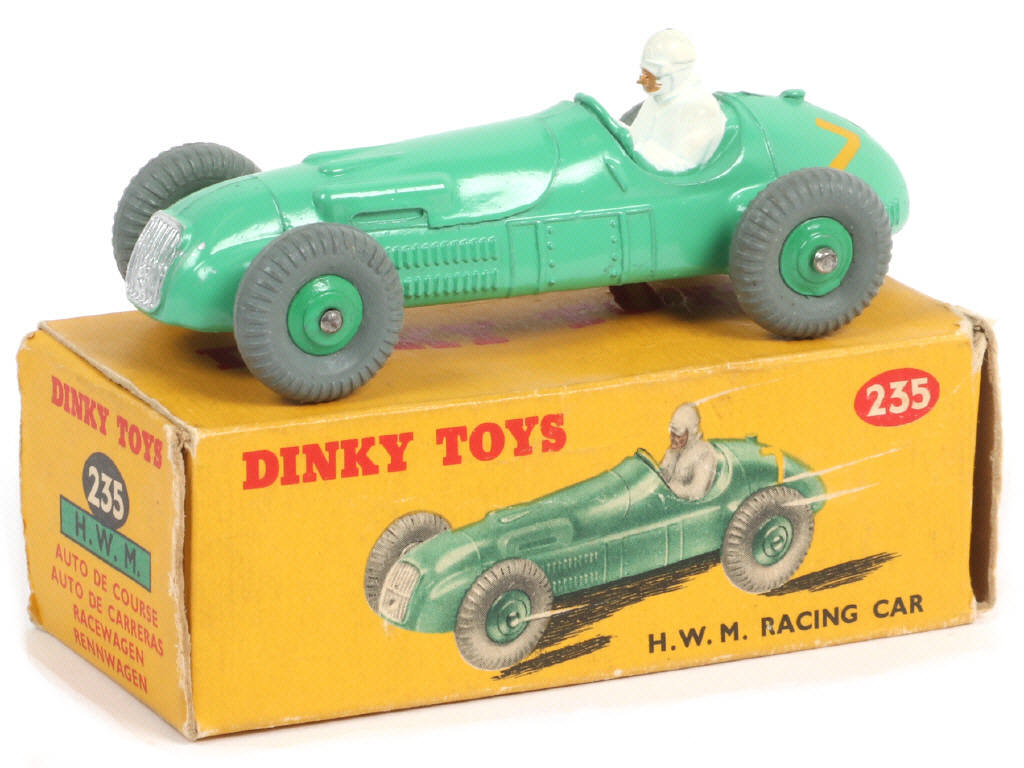 Lot 571 - DINKY TOYS (GB) (1)