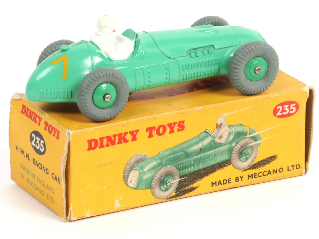 Lot 571 - DINKY TOYS (GB) (1)