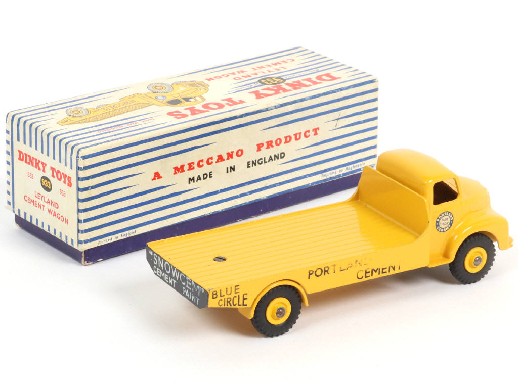 Lot 643 - DINKY TOYS (GB) (1)