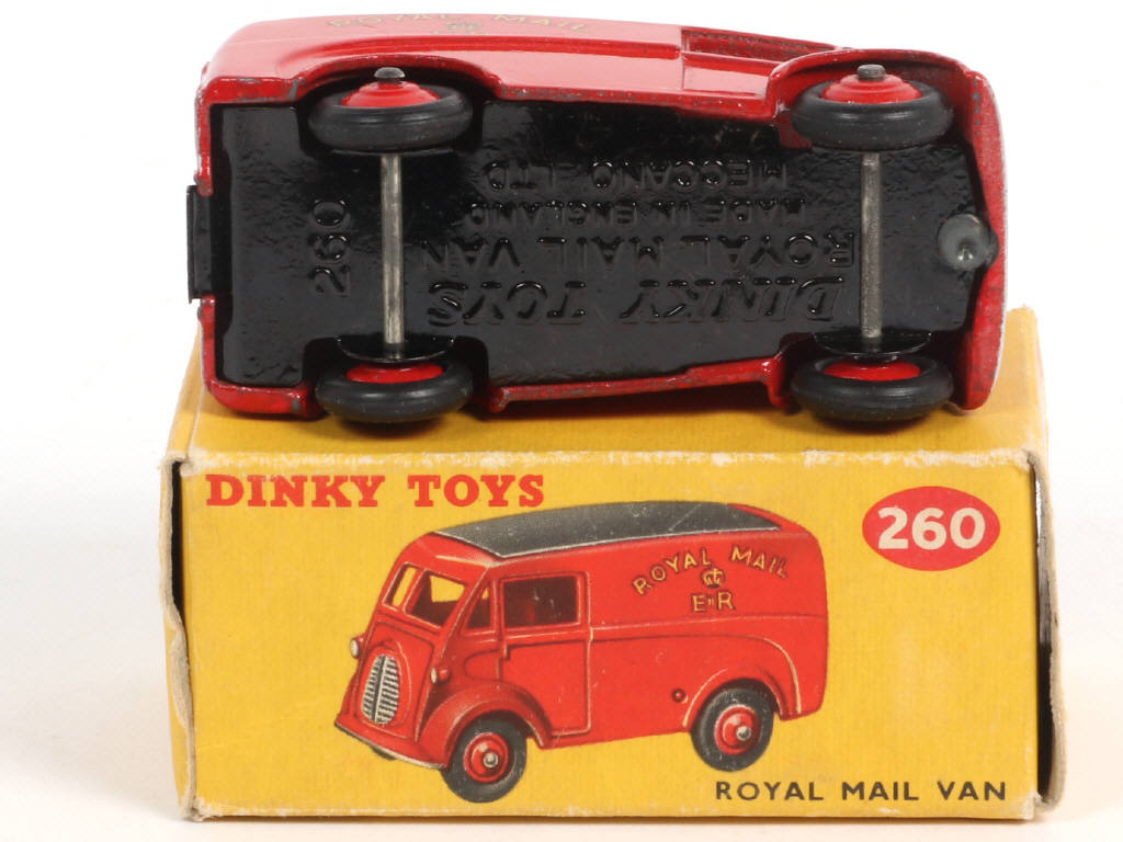 Lot 638 - DINKY TOYS (GB) (1)