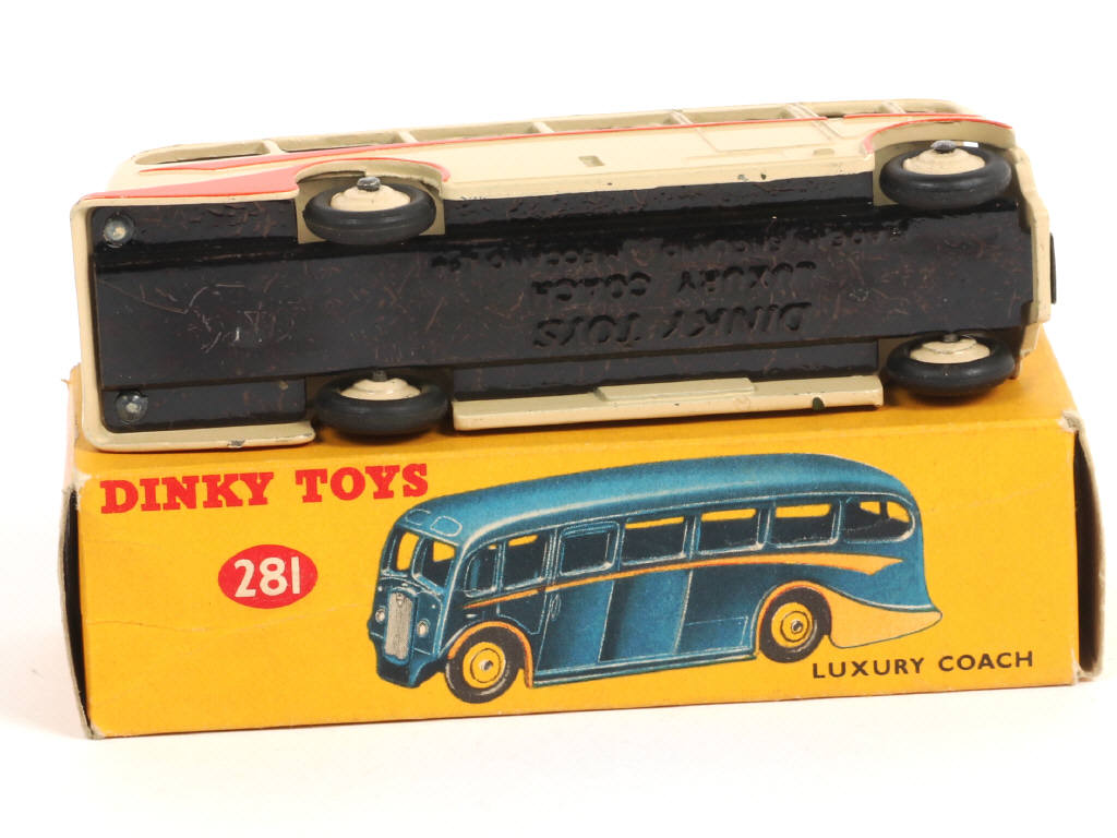 Lot 648 - DINKY TOYS (GB) (1)