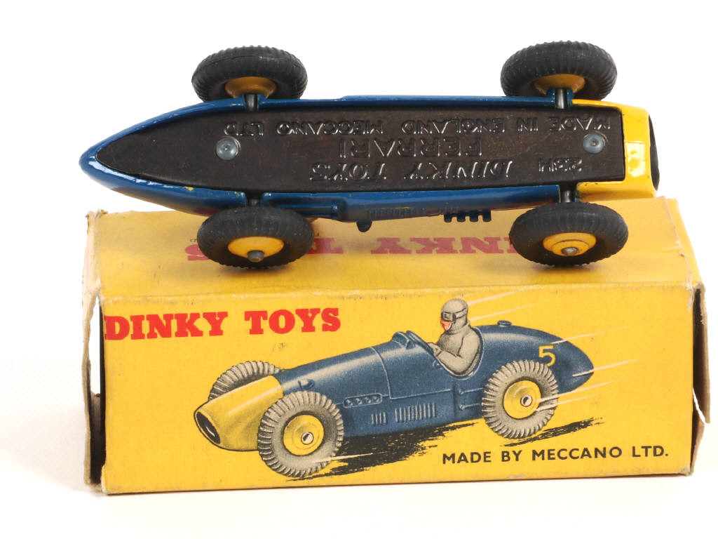 Lot 569 - DINKY TOYS (GB) (1)