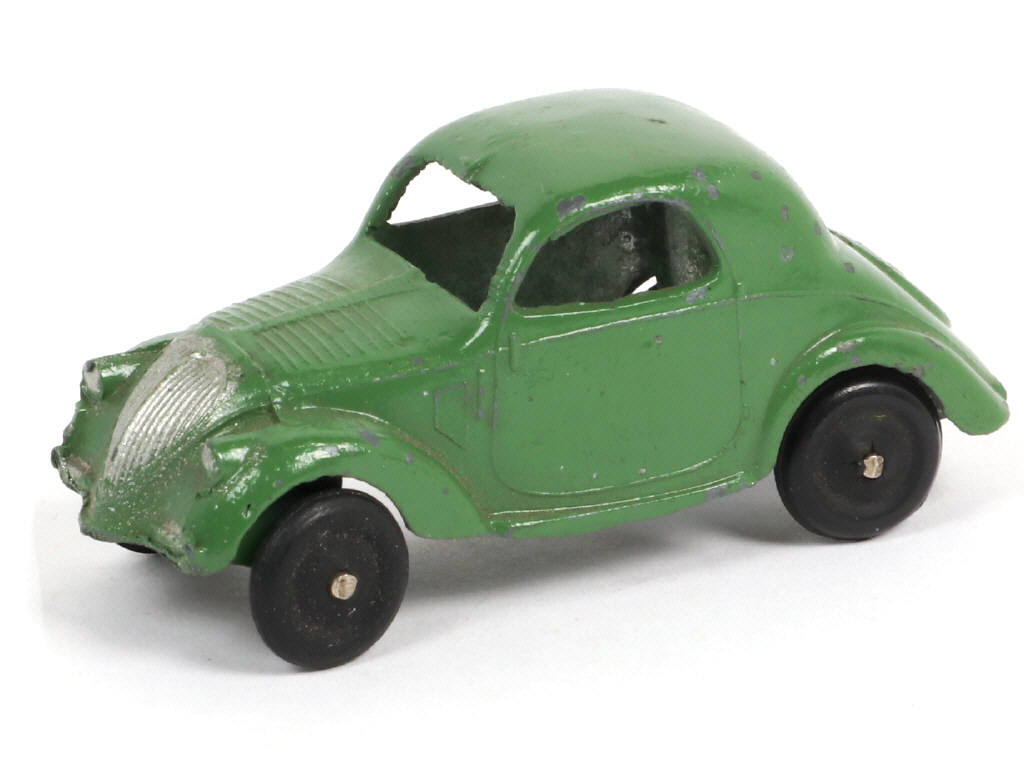 Lot 358 - DINKY TOYS (FRANCE) (1)
