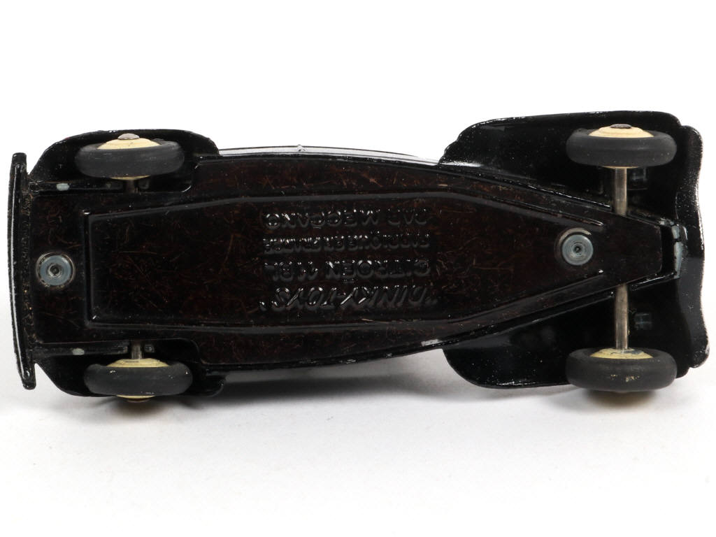 Lot 371 - DINKY TOYS (FRANCE) (1)