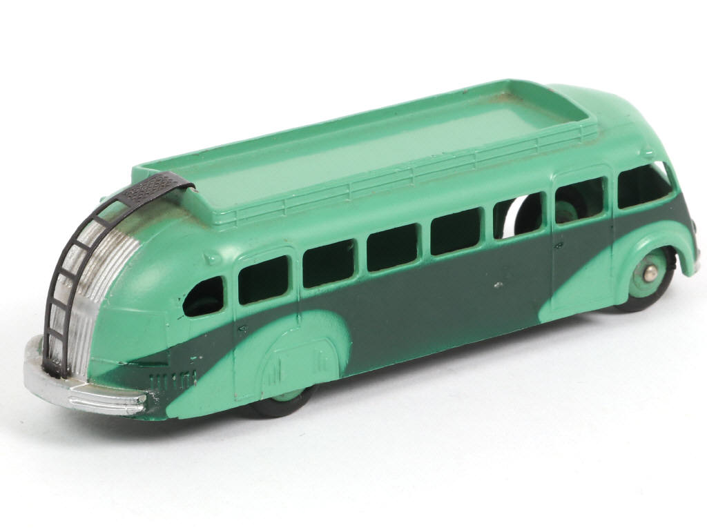 Lot 509 - DINKY TOYS (FRANCE) (1)