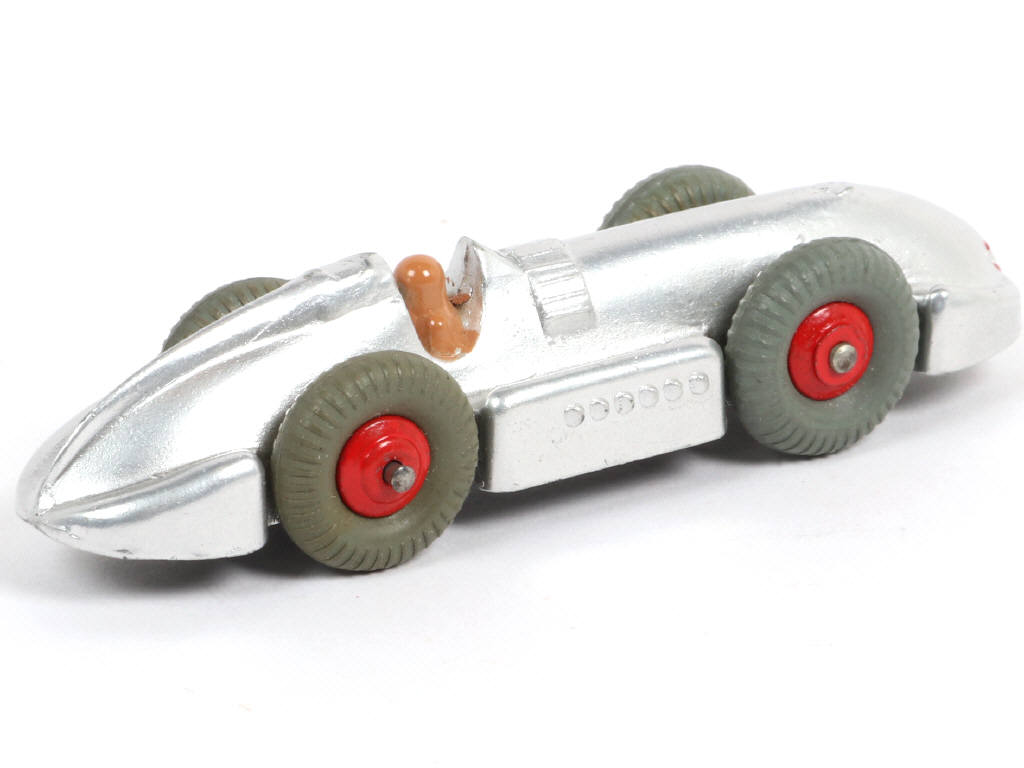 Lot 557 - DINKY TOYS (GB) (1)